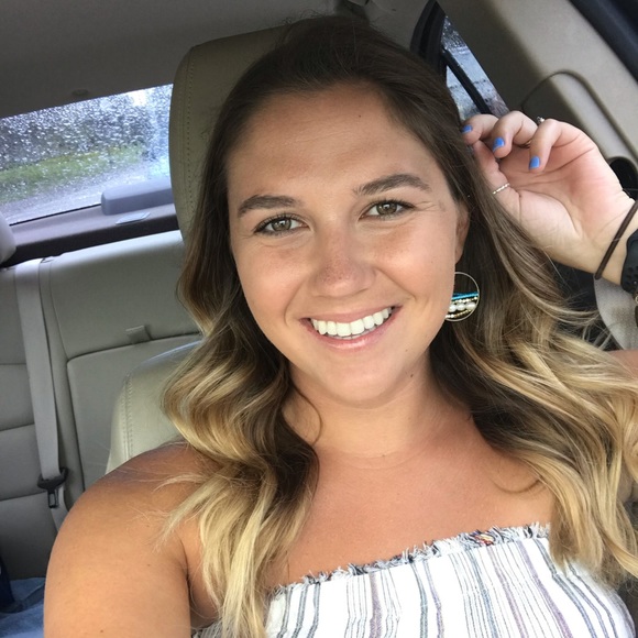 Meet your Posher, Amanda - Picture 1 of 1